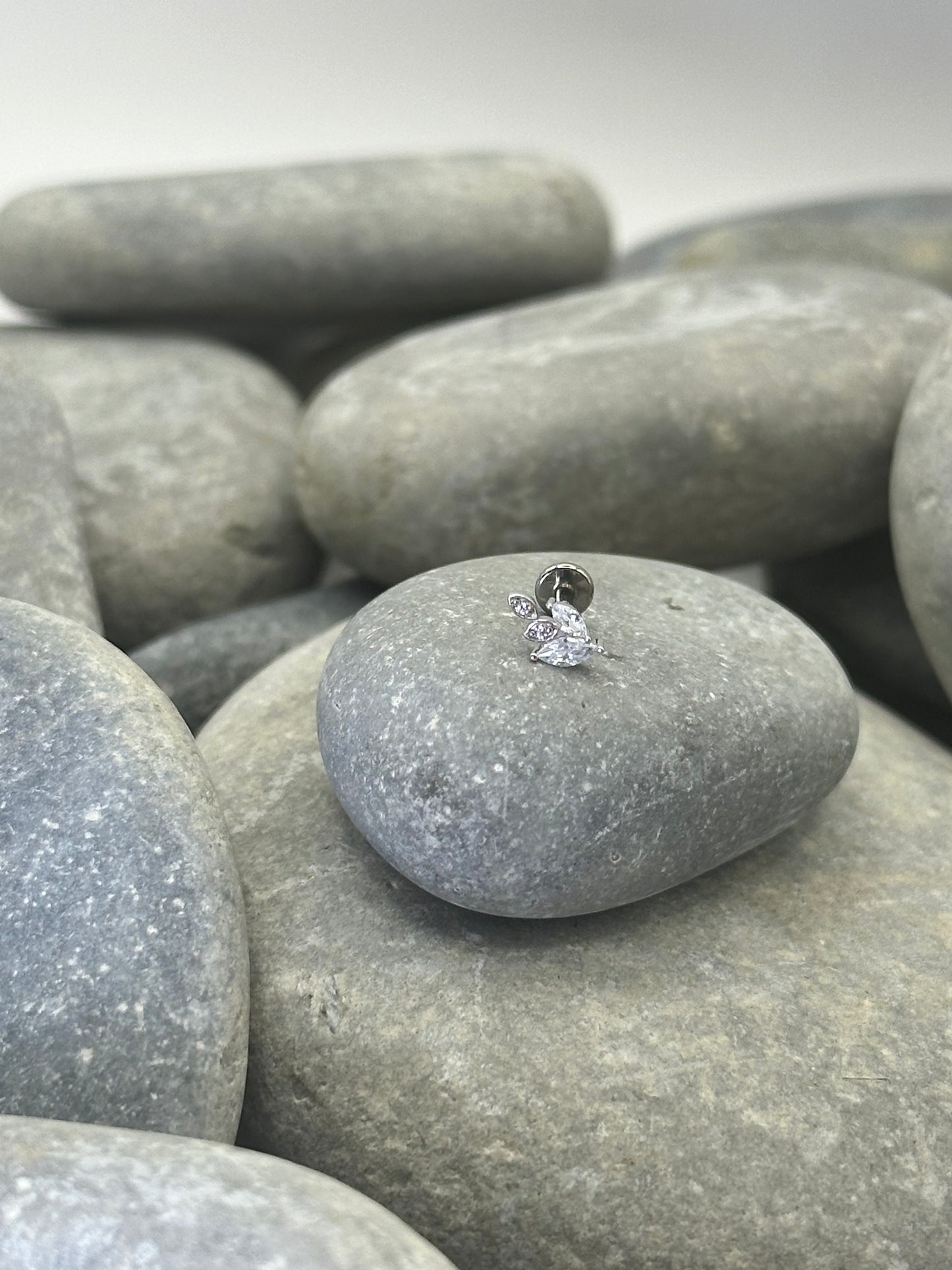 14k White Gold Twinkle Threadless End with Titanium Post